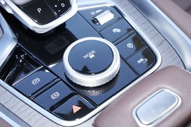 2025款奇瑞瑞虎8