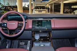 2025款路虎揽胜运动版