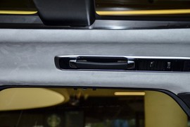 2025款路虎揽胜运动版