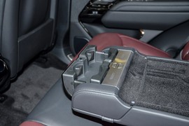 2025款路虎揽胜运动版