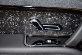 2025款路虎揽胜运动版