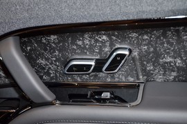 2025款路虎揽胜运动版