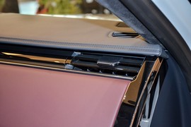 2025款路虎揽胜运动版