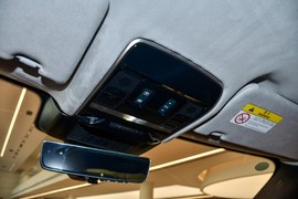 2025款路虎揽胜运动版