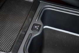 2025款路虎揽胜运动版