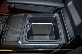 2025款路虎揽胜运动版