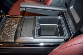 2025款路虎揽胜运动版