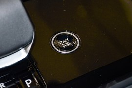 2025款路虎揽胜运动版