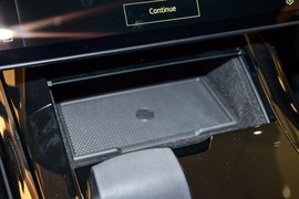 2025款路虎揽胜运动版