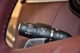 2025款路虎揽胜运动版