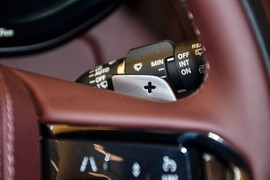 2025款路虎揽胜运动版