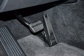 2025款路虎揽胜运动版