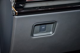 2025款路虎揽胜运动版