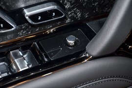 2025款路虎揽胜运动版