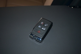 2025款路虎揽胜运动版