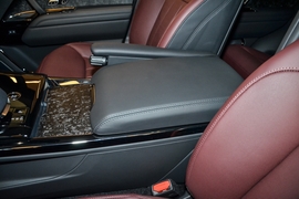 2025款路虎揽胜运动版