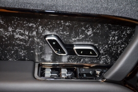 2025款路虎揽胜运动版