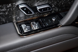 2025款路虎揽胜运动版