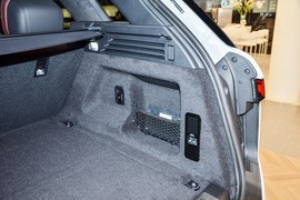 2025款路虎揽胜运动版