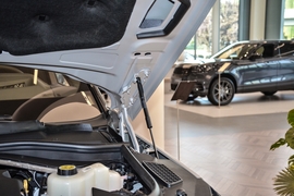 2025款路虎揽胜运动版