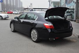 2014款本田雅阁3.0VTI尊贵版