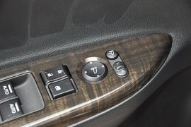 2014款本田雅阁3.0VTI尊贵版