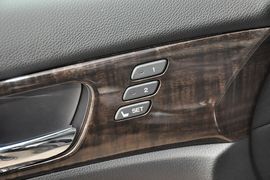 2014款本田雅阁3.0VTI尊贵版