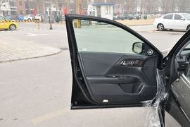 2014款本田雅阁3.0VTI尊贵版