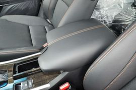 2014款本田雅阁3.0VTI尊贵版