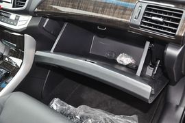 2014款本田雅阁3.0VTI尊贵版