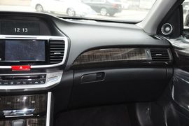 2014款本田雅阁3.0VTI尊贵版