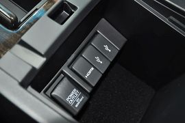 2014款本田雅阁3.0VTI尊贵版