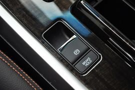 2014款本田雅阁3.0VTI尊贵版