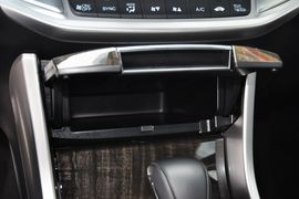 2014款本田雅阁3.0VTI尊贵版
