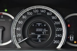 2014款本田雅阁3.0VTI尊贵版
