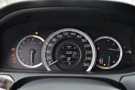 2014款本田雅阁3.0VTI尊贵版