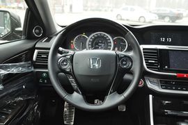 2014款本田雅阁3.0VTI尊贵版