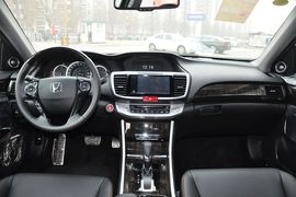 2014款本田雅阁3.0VTI尊贵版