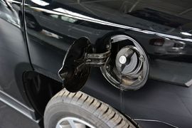 2014款Jeep指南者2.0L改款两驱精英版