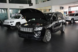 2014款Jeep指南者2.0L改款两驱精英版