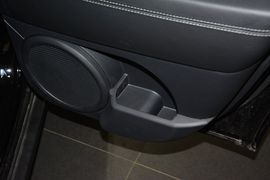 2014款Jeep指南者2.0L改款两驱精英版