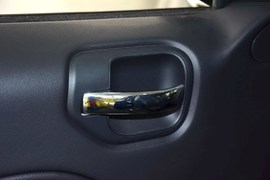 2014款Jeep指南者2.0L改款两驱精英版