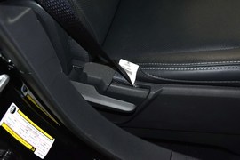 2014款Jeep指南者2.0L改款两驱精英版