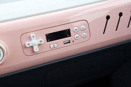 2025款奔腾小马