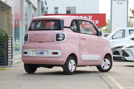 2025款奔腾小马