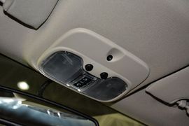2014款Jeep指南者2.0L改款两驱精英版