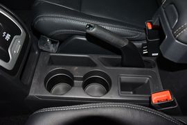 2014款Jeep指南者2.0L改款两驱精英版