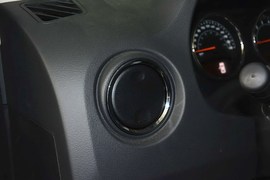 2014款Jeep指南者2.0L改款两驱精英版