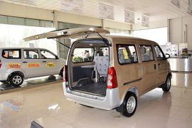 2011款五菱荣光1.2L基本型