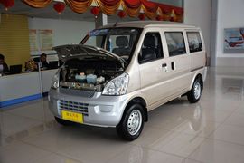 2011款五菱荣光1.2L基本型